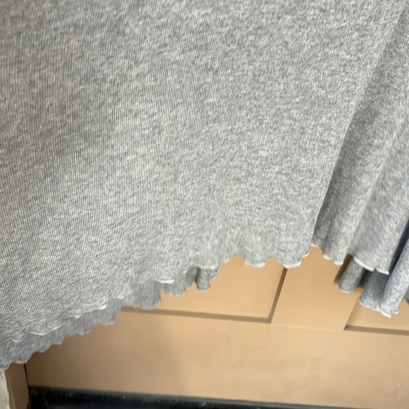 Julie Billiart Sz M Stretch Jersey Knit Light Weight Gray Kimono Lettuce Hem - Picture 8 of 8